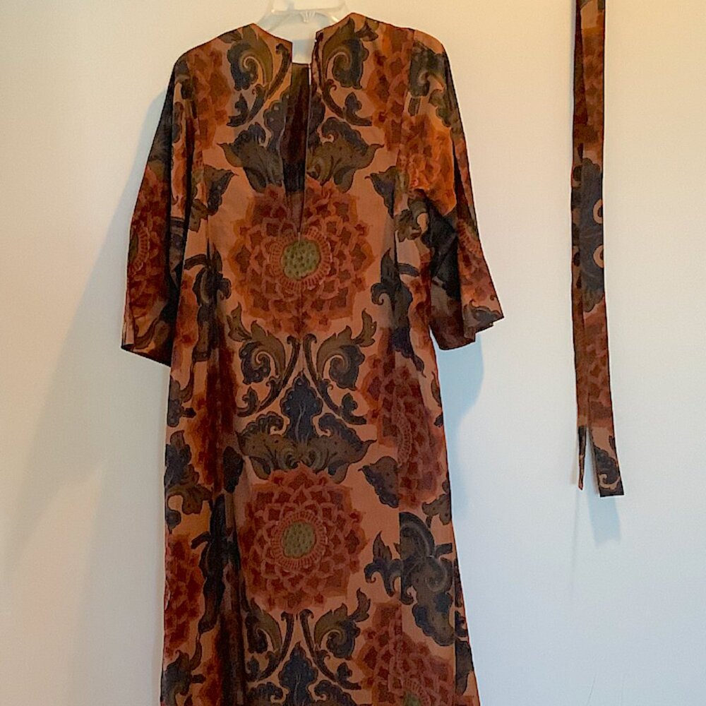 Jim Thompson Classic-  Vintage 1970s Thai Silk  Kaftan style formal gown Size L